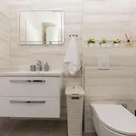 Apartment Ema *