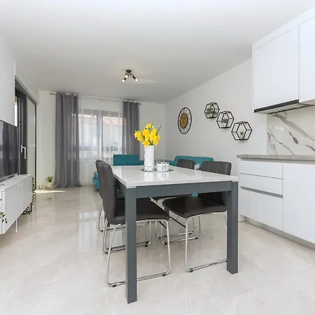 Ema Apartment Makarska