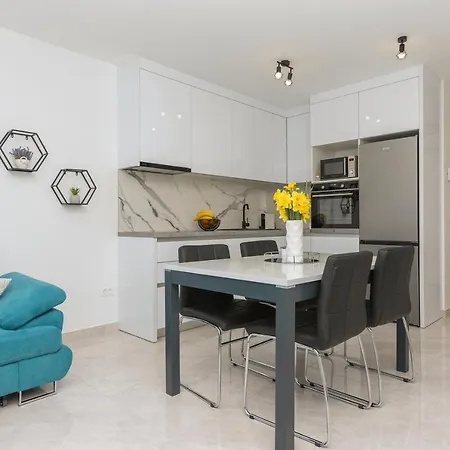 Ema Apartment Makarska