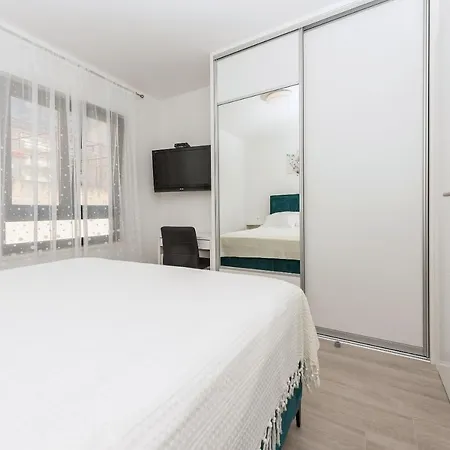 Apartment Ema