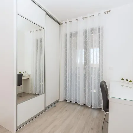 Ema Апартаменты *